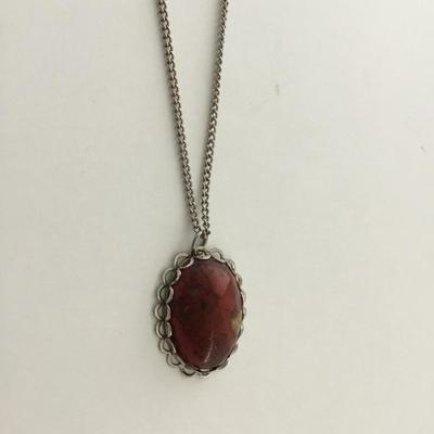 Silver tone fashion necklace