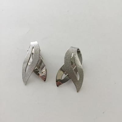 Sarah Cov marked beautiful clip on earrings
