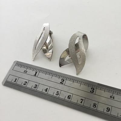 Sarah Cov marked beautiful clip on earrings
