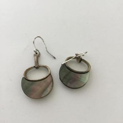 Beautiful dangle fashion unmarked earrings
