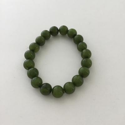 Green stretchy beaded bracelet