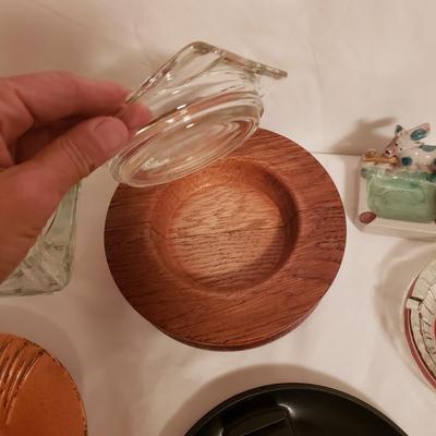 Vintage Ashtrays and Matches (B2-KD)