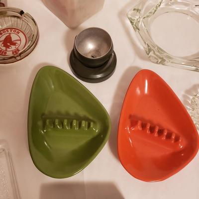 Vintage Ashtrays and Matches (B2-KD)