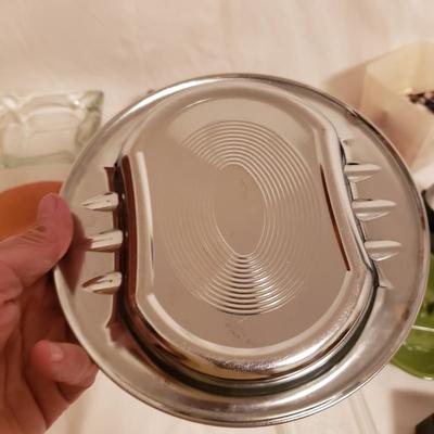 Vintage Ashtrays and Matches (B2-KD)