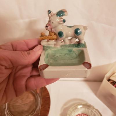 Vintage Ashtrays and Matches (B2-KD)