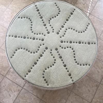 Round Entry Table