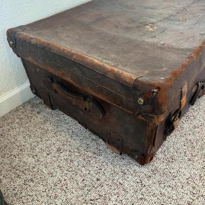 Large steamer trunk from the 30’s
