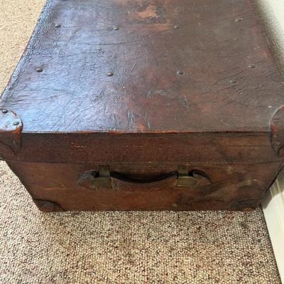 Medium steamer Trunk From the 30’s