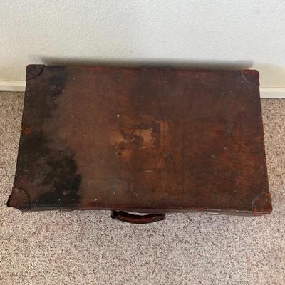 Medium steamer Trunk From the 30’s
