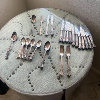 Silverplates Silverware set