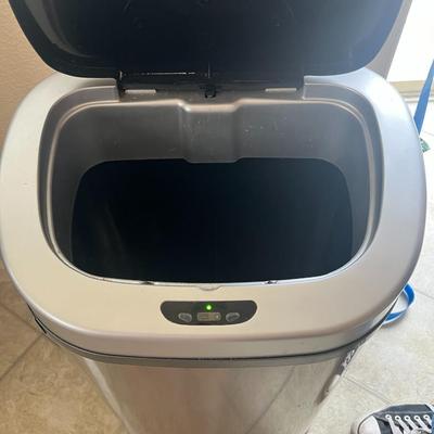 Recycle/ Trash Can