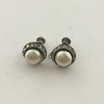 Vintage screw on fashion earrings