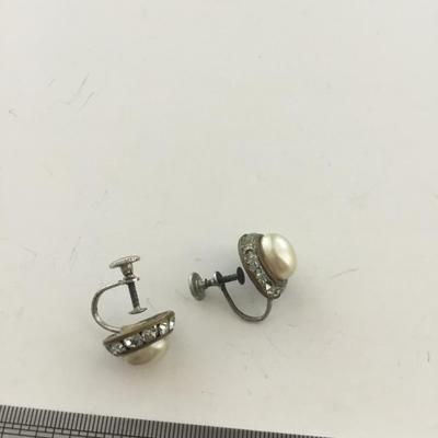 Vintage screw on fashion earrings