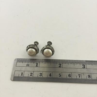 Vintage screw on fashion earrings