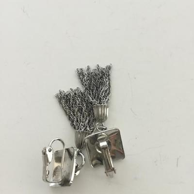 Silver tone dangle clip on vintage earrings