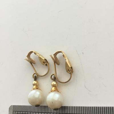 Gold tone unmarked clip on earrings