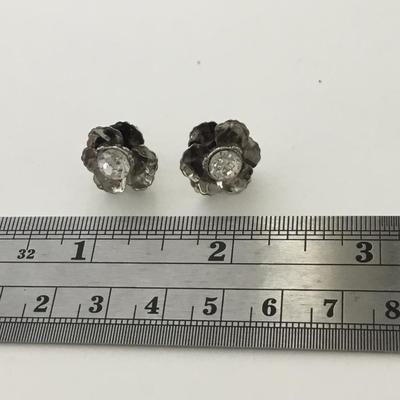 Silver tone fashion floral earrings