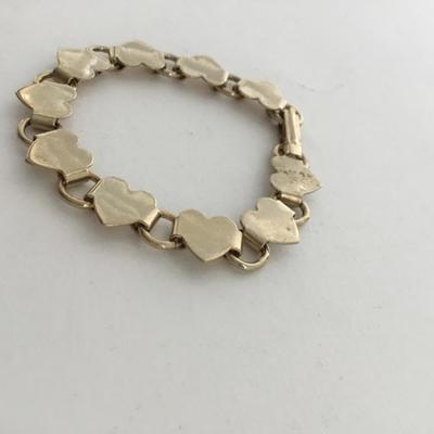 Gold tone heart small vintage clasp bracelet