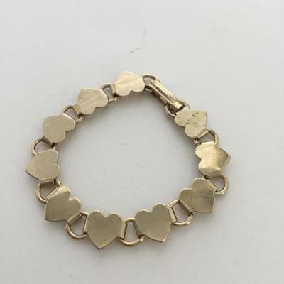 Gold tone heart small vintage clasp bracelet
