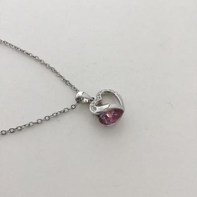 Silver tone heart unmarked necklace