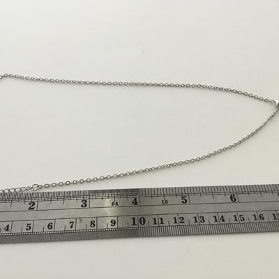 Silver tone heart unmarked necklace