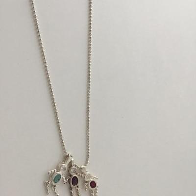 925 Italy marked beautiful figures necklace