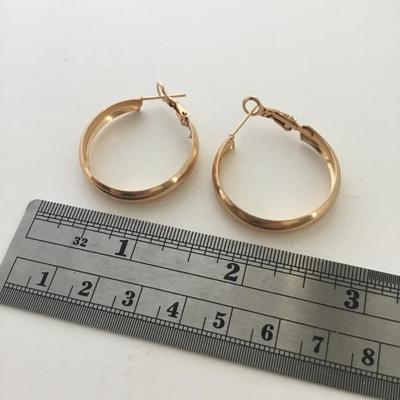 Gold tone hoop earrings