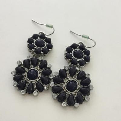 Flower dangle navy blue earrings