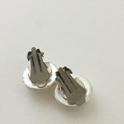 Pearl like clip on earrings vintage