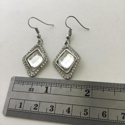 Silver tone beautiful fashion earrings