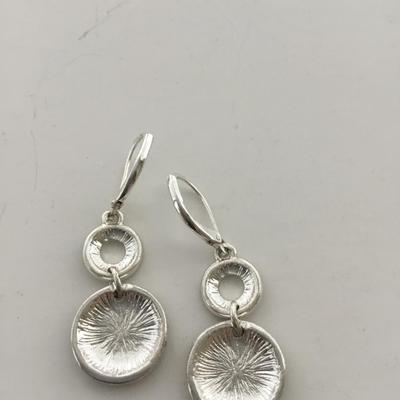 Unmarked beautiful silver tone dangle earrings
