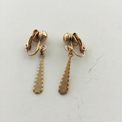 Gold tone dangle vintage clip on earrings