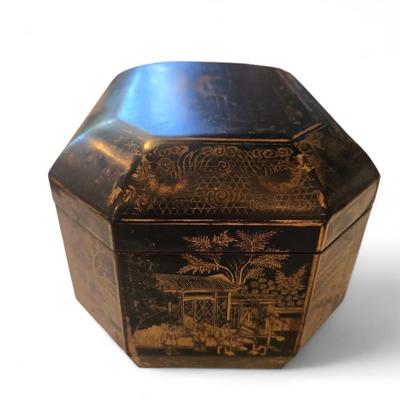 Chinois tea caddy 19th C.