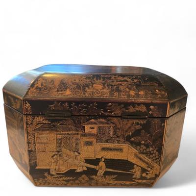 Chinois tea caddy 19th C.