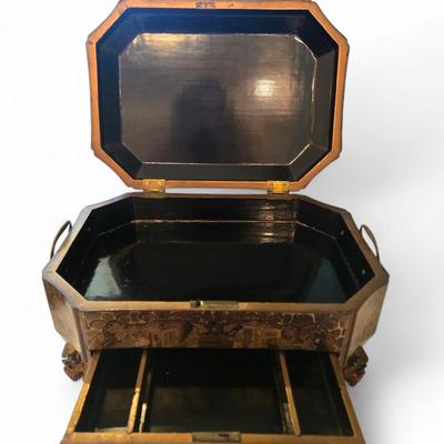 19th C. Chinois lacquer sewing box