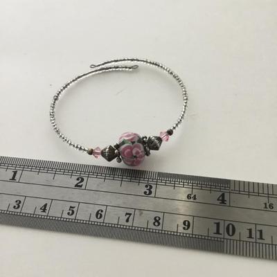 Beautiful adjustable fashion bracelet