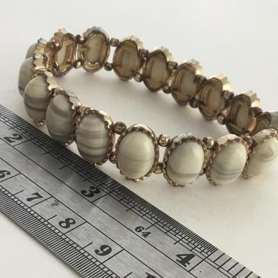 Beautiful gold tone stretchy fashion bracelet