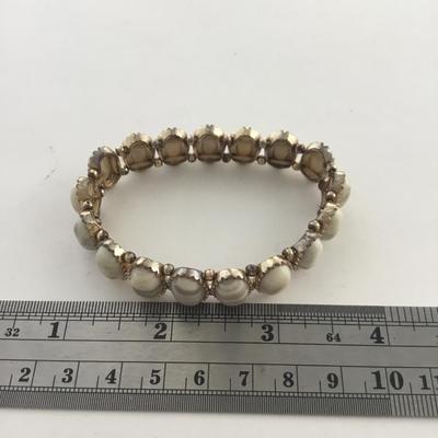 Beautiful gold tone stretchy fashion bracelet