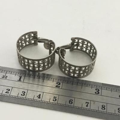 Silver tone vintage hoop clip on earrings