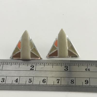 Unmarked triangle fashion earrings