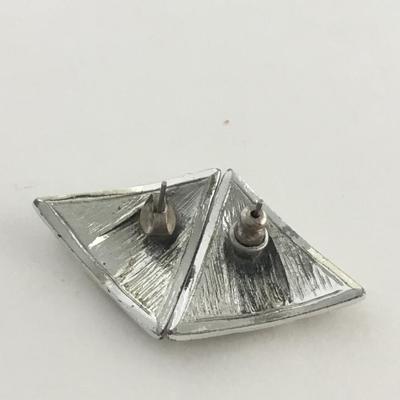 Unmarked triangle fashion earrings