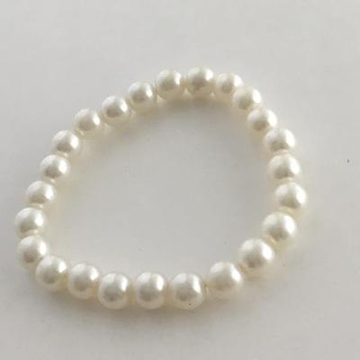 Faux pearl stretchy fashion bracelet
