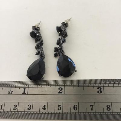 Black beautiful unmarked dangle earrings