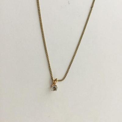 Gold tone unmarked beautiful everyday necklace