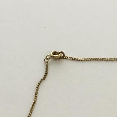 Gold tone unmarked beautiful everyday necklace
