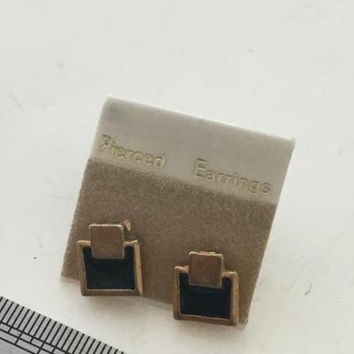 Gold tone dark green stud earrings