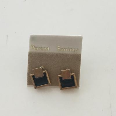 Gold tone dark green stud earrings