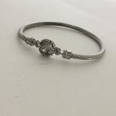 Beautiful fashion bracelet