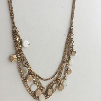 Beautiful unmarked gold tone fashion necklace