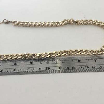 Gold tone link type fashion necklace